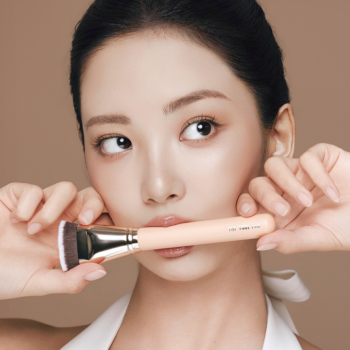 101 멀티태스커 매끈밀착 베이스 메이크업 브러쉬 3종(롱래스팅)_0