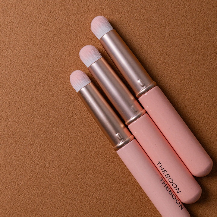Portable over lip brush_1