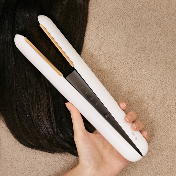 무선 헤어 스트레이트너 화이트 티타늄_2