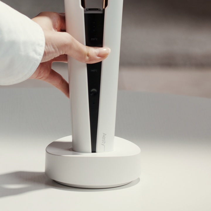 크래들 화이트 고데기 충전기 받침대_1