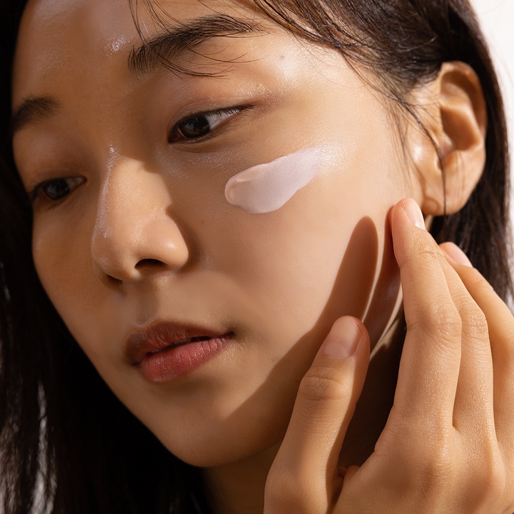 [1+1] 백당고 막걸리 맑은톤 선크림 50ml_2