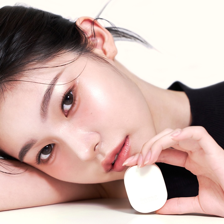 Milky Beam Shadow Highlighter 01 Milky Hazel_3