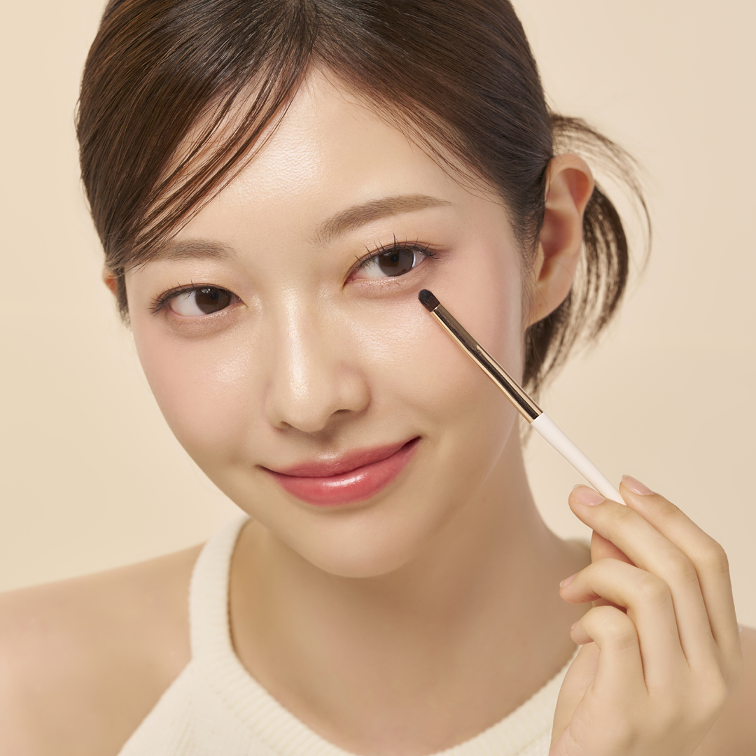 Mini Eyehole Brush 019