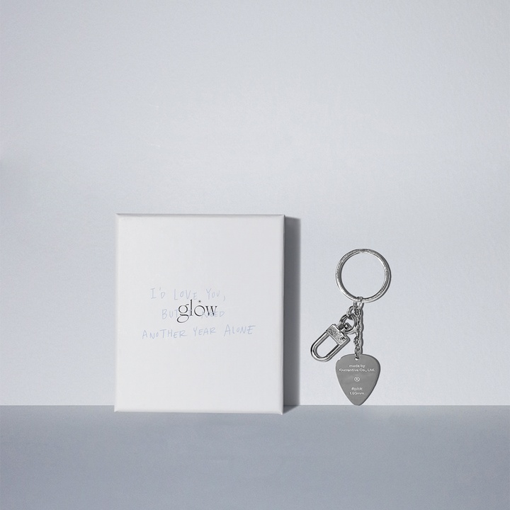 Guitar pick keychain_0
