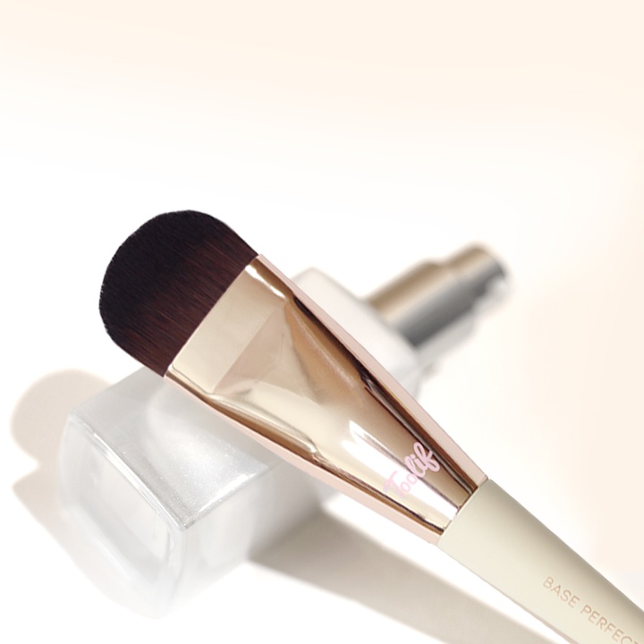 Base Perfector Brush 015_1