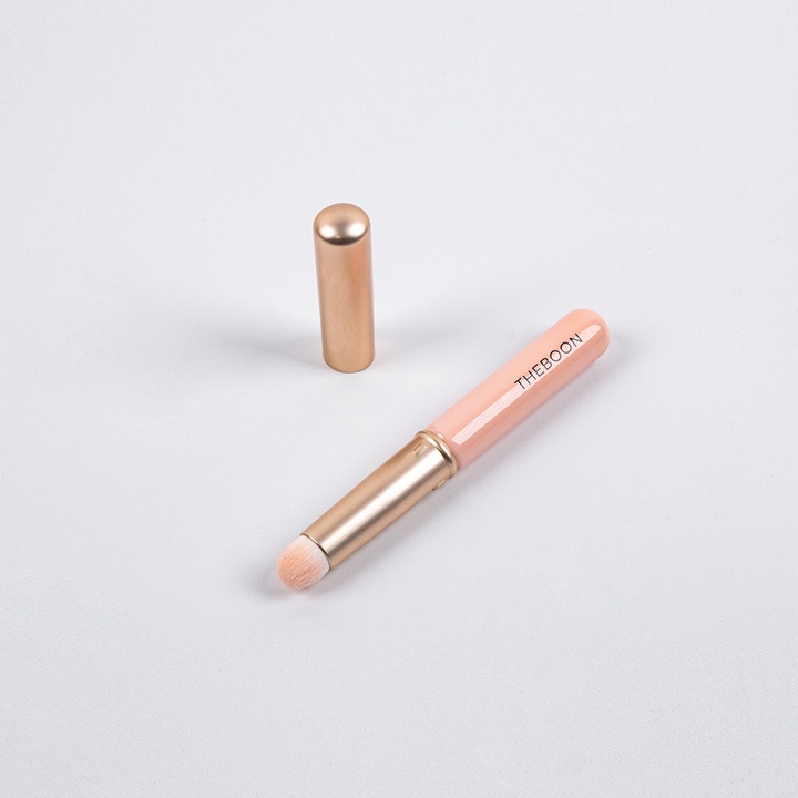 Portable over lip brush_2