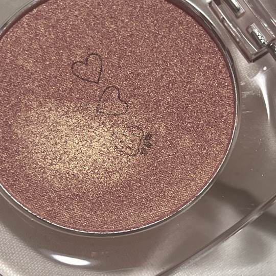 our pigmented loose #eyeshadow is #madeinusa 🇺🇸... Delivery was quick, and when I tried the A.chi pro...
